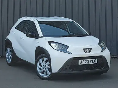 Used Toyota Aygo X PURE 72 HP (52 kW) 2023 White SUV
