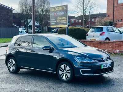 Usado VW e-Golf 100 kW (136 HP) 2020 Cinzento Citadino