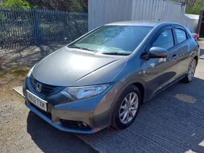 Begagnad Honda Civic ES 150 HK (110 kW) 2012 Grå Halvkombi