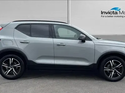 Używany Volvo XC40 Plus 163 KM (119 kW) 2023 Szary SUV