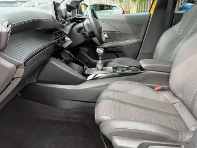 Used Peugeot 208 GT 99 HP (72 kW) 2022 Yellow Hatchback