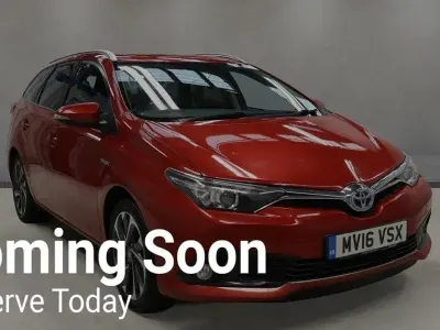 Usado Toyota Auris Hybrid Design 2016 Vermelho Carrinha