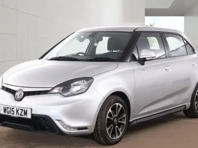 Usado MG MG3 106 HP (77 kW) 2015 Prateado Citadino