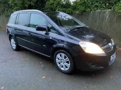 Used Vauxhall Zafira Design Edition 115 HP (84 kW) 2010 Black MPV