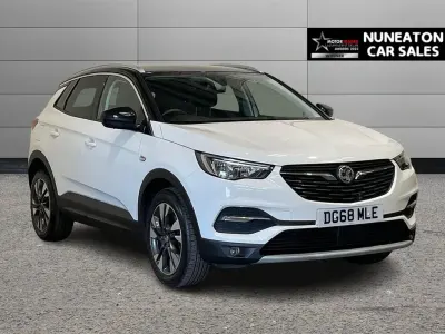 Used Vauxhall Grandland X Sport 130 HP (95 kW) 2018 White SUV