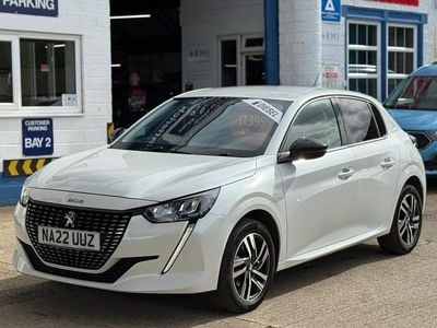 Pearl white metallic Used 2022 Peugeot 208 Allure Premium Hatchback | £13,995 (Fair price)