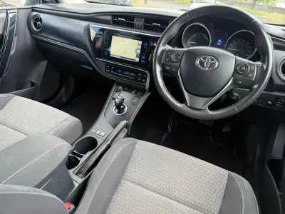 Used Toyota Auris Hybrid Design 136 HP (100 kW) 2018 Blue Hatchback