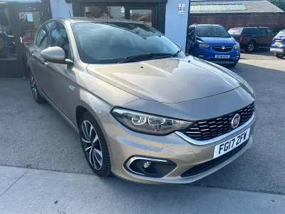 Käytetty Fiat Tipo Lounge 2017 Harmaa Viistoperä