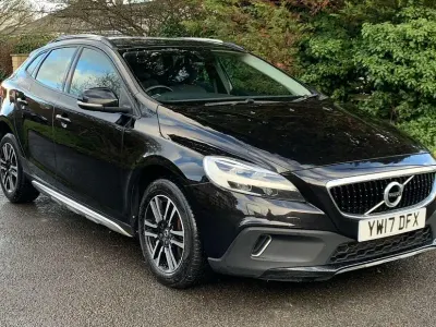 Used Volvo V40 CC 120 HP (88 kW) 2017 Estate