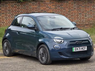 Gebraucht Fiat 500e Icon 86 kW (118 PS) 2022 Grün Kleinwagen