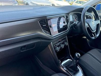 Usado VW T-Roc SE 150 HP (110 kW) 2019 Azul SUV