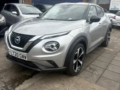 Używany Nissan Juke Tekna 117 KM (86 kW) 2020 Srebrny SUV