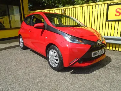 Used Toyota Aygo X-play 68 HP (50 kW) 2016 Red Hatchback