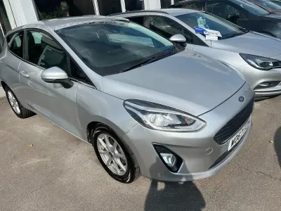 Used Ford Fiesta Zetec 70 HP (51 kW) 2018 Silver Hatchback