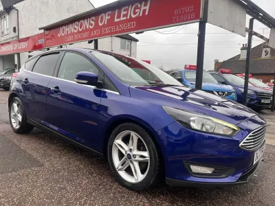 Used Ford Focus Zetec 120 HP (88 kW) 2017 Blue Hatchback