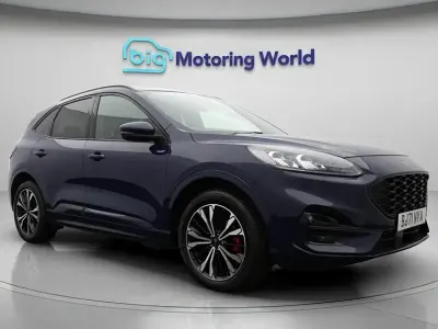 Usado Ford Kuga ST-Line X 225 CV (165 kW) 2021 Azul SUV