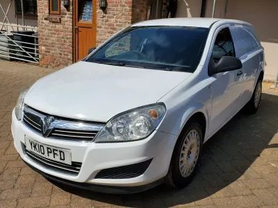 Used Vauxhall Astra Club 2010 White Van