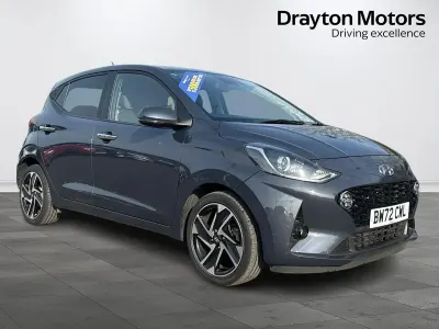 Gebraucht Hyundai i10 Premium 67 PS (49 kW) 2023 Grau Kleinwagen