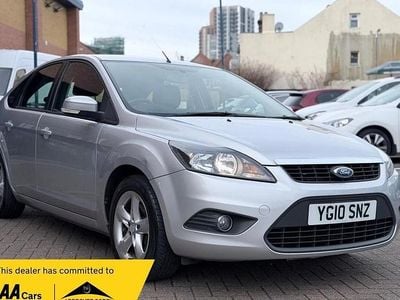 Used Ford Focus Zetec 123 HP (90 kW) 2010 Silver Hatchback