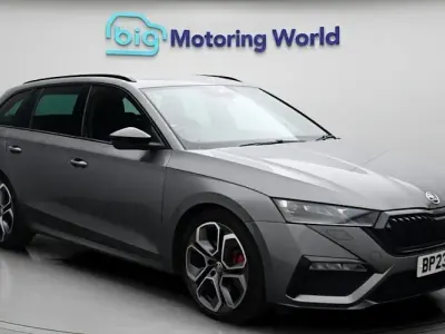 Used Skoda Octavia vRS 200 HP (147 kW) 2023 Grey Estate