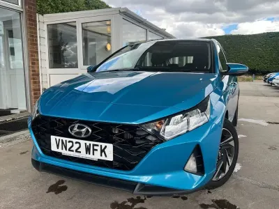 Usado Hyundai i20 SE 100 CV (73 kW) 2022 Turquesa Utilitario