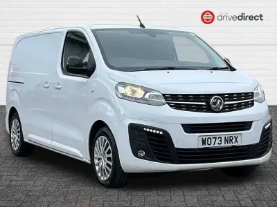Usado Vauxhall Vivaro S 120 HP (88 kW) 2024 Branco Monovolume
