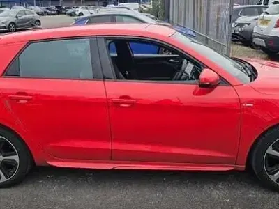 Begagnad Audi A1 S-Line 2020 Röd SUV