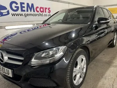 Usado Mercedes C220 Executive 170 HP (125 kW) 2015 Preto Carrinha