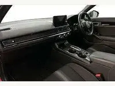 Używany Honda Civic Sport 141 KM (103 kW) 2022 Czerwony Hatchback