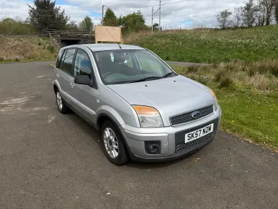 Used Ford Fusion Zetec 67 HP (49 kW) 2007 Silver Hatchback