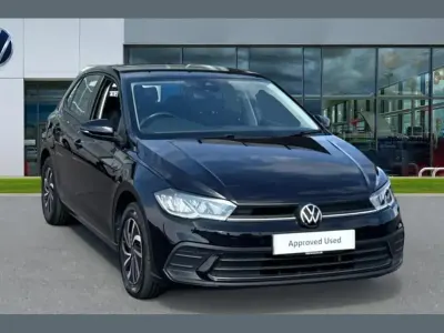 Used VW Polo Life 95 HP (69 kW) 2023 Deep black Hatchback