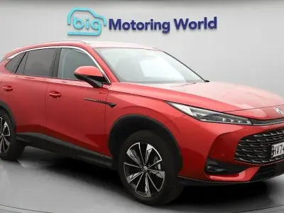 Usado MG HS Trophy 170 HP (125 kW) 2024 Vermelho SUV