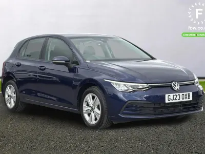 Używany VW Golf VIII Life 116 KM (85 kW) 2023 Niebieski Hatchback