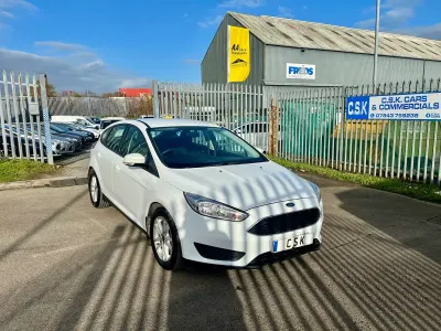 Used Ford Focus Style 120 HP (88 kW) 2017 White Hatchback