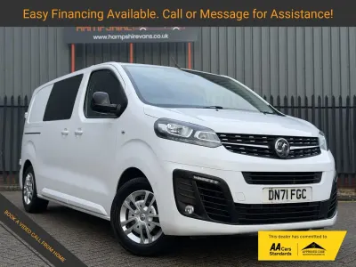 Second-hand Vauxhall Vivaro Sportive 100 CP (73 kW) 2021 Alb Monovolum