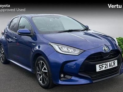 Used Toyota Yaris Hybrid Design 116 HP (85 kW) 2021 Blue Hatchback