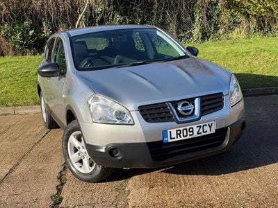 Silver Used 2009 Nissan Qashqai Visia SUV | £3,995 (A bit pricey)