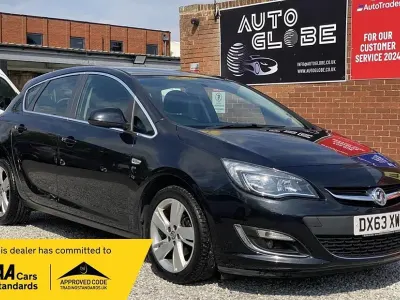 Second-hand Vauxhall Astra SRi 140 CP (102 kW) 2013 Negru Hatchback
