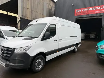 Used Mercedes Sprinter Progressive 148 HP (108 kW) 2021 White Van