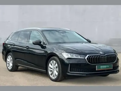 Used Skoda Superb SE Technology 200 HP (147 kW) 2025 Black Estate