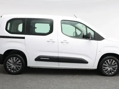 Używany Citroën e-Berlingo 100 kW (136 KM) 2024 Biały Minivan
