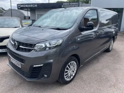 Second-hand Vauxhall Vivaro S 145 CP (106 kW) 2024 Gri Monovolum