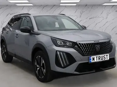 Używany Peugeot 2008 Allure 130 KM (95 kW) 2024 Szary SUV