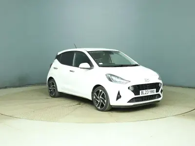 Used Hyundai i10 Premium 67 HP (49 kW) 2023 White Hatchback
