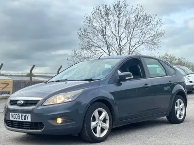 Käytetty Ford Focus Zetec 2009 Harmaa Viistoperä