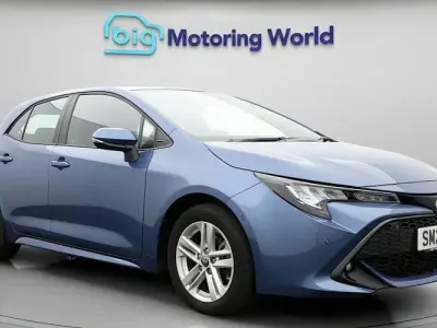 Used Toyota Corolla 122 HP (89 kW) 2022 Blue Hatchback