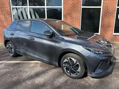 Begagnad MG MG4 EV Trophy 319 kW (435 HK) 2023 Grå Halvkombi