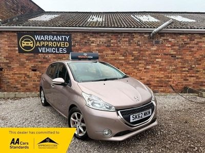 Used Peugeot 208 Active 95 HP (69 kW) 2012 Pink Hatchback