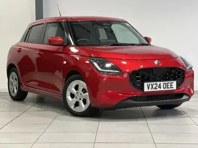 Używany Suzuki Swift 82 KM (60 kW) 2024 Czerwony Hatchback