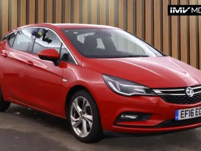Used Vauxhall Astra SRi 150 HP (110 kW) 2016 Red Hatchback
